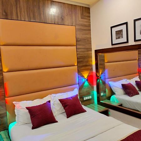 Hotel Blue Wellington - Near Mumbai Airport Extérieur photo
