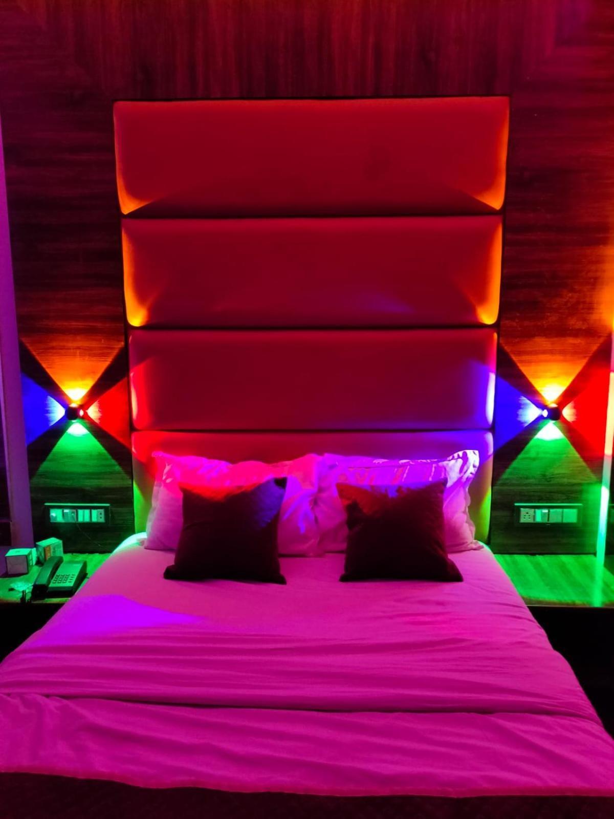 Hotel Blue Wellington - Near Mumbai Airport Extérieur photo