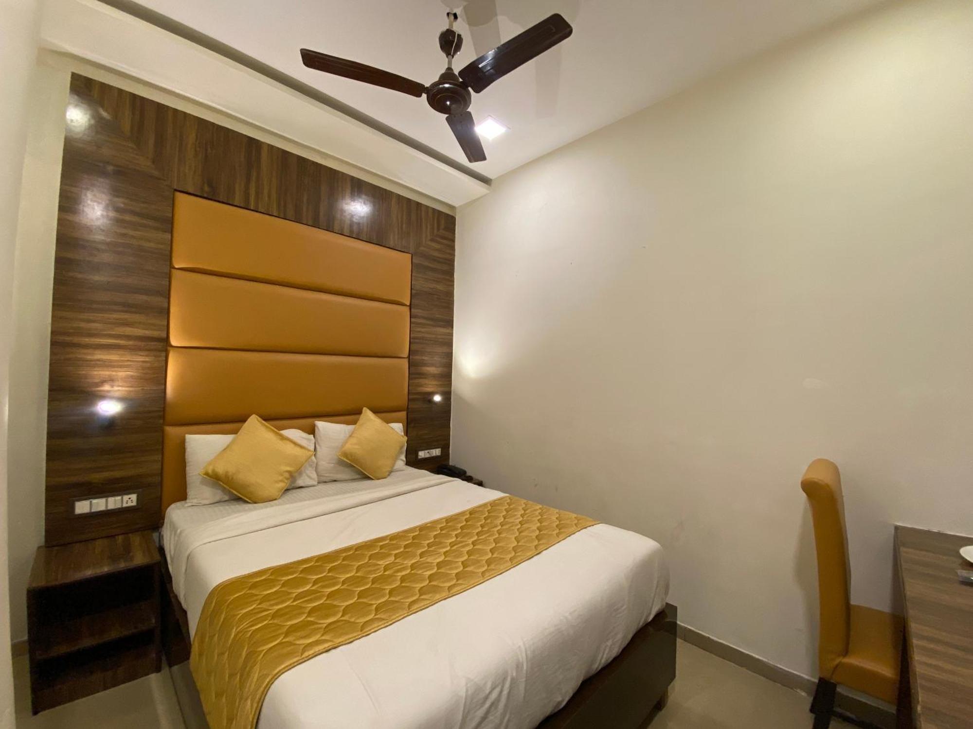 Hotel Blue Wellington - Near Mumbai Airport Extérieur photo