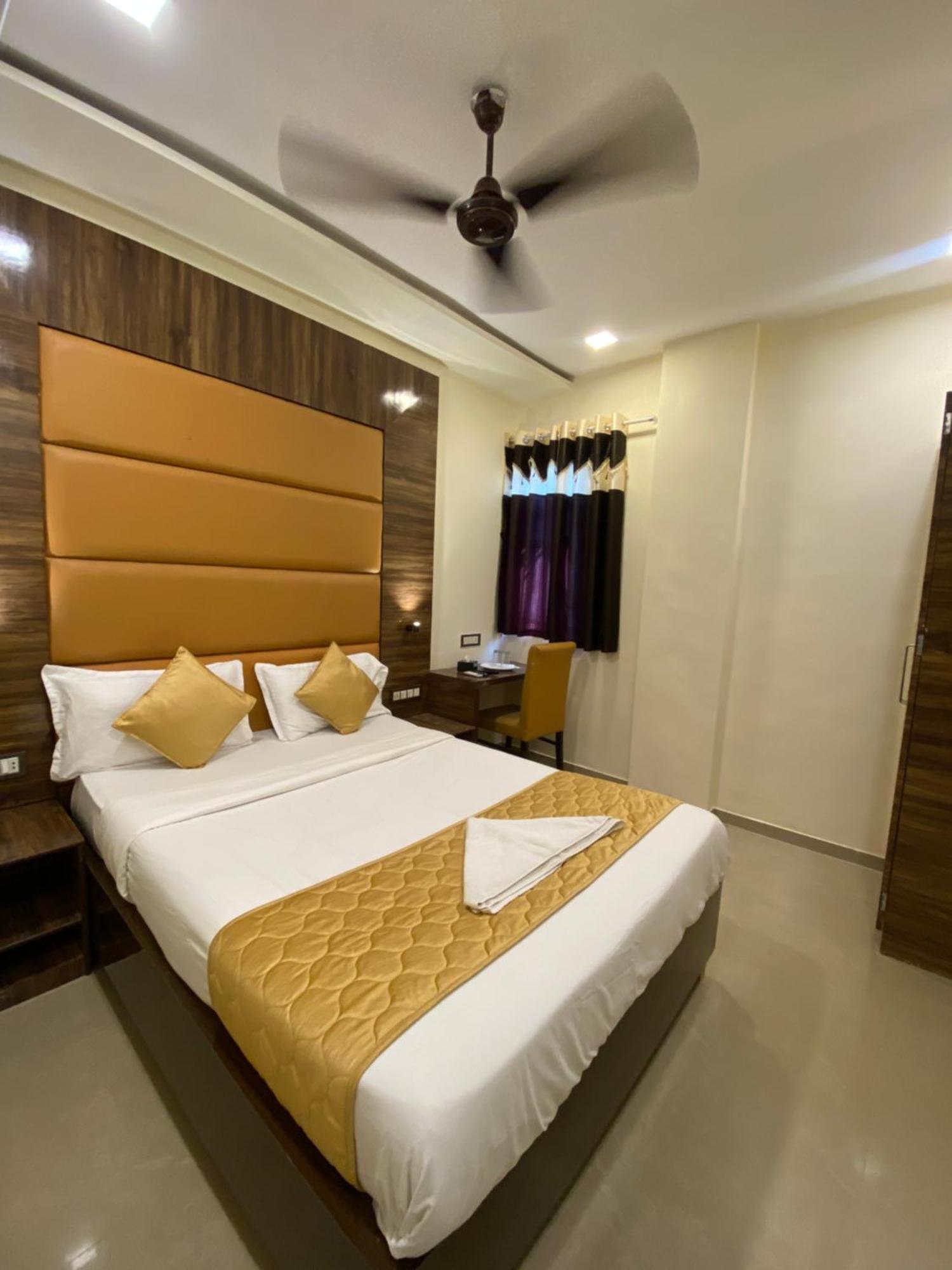 Hotel Blue Wellington - Near Mumbai Airport Extérieur photo