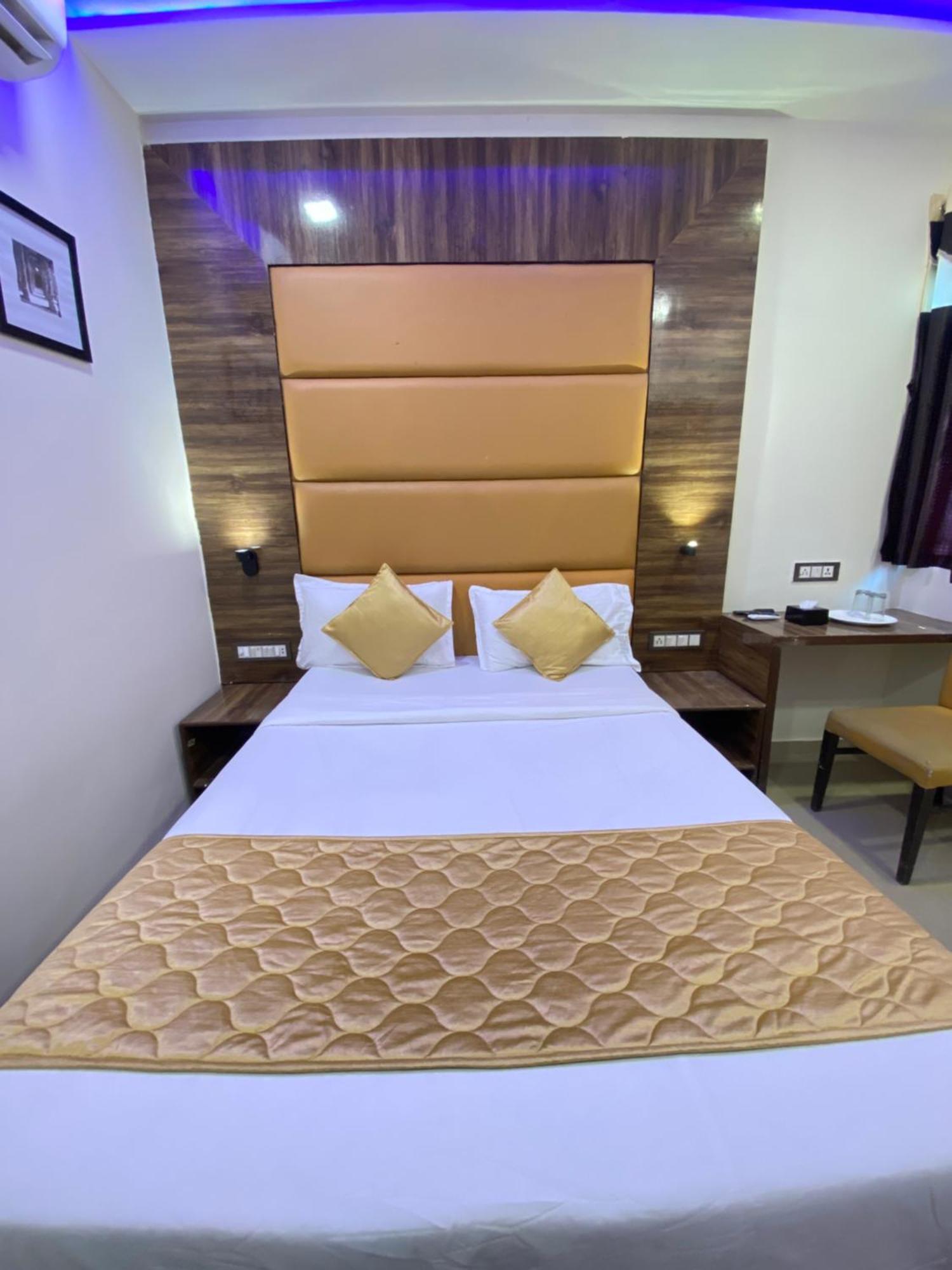 Hotel Blue Wellington - Near Mumbai Airport Extérieur photo