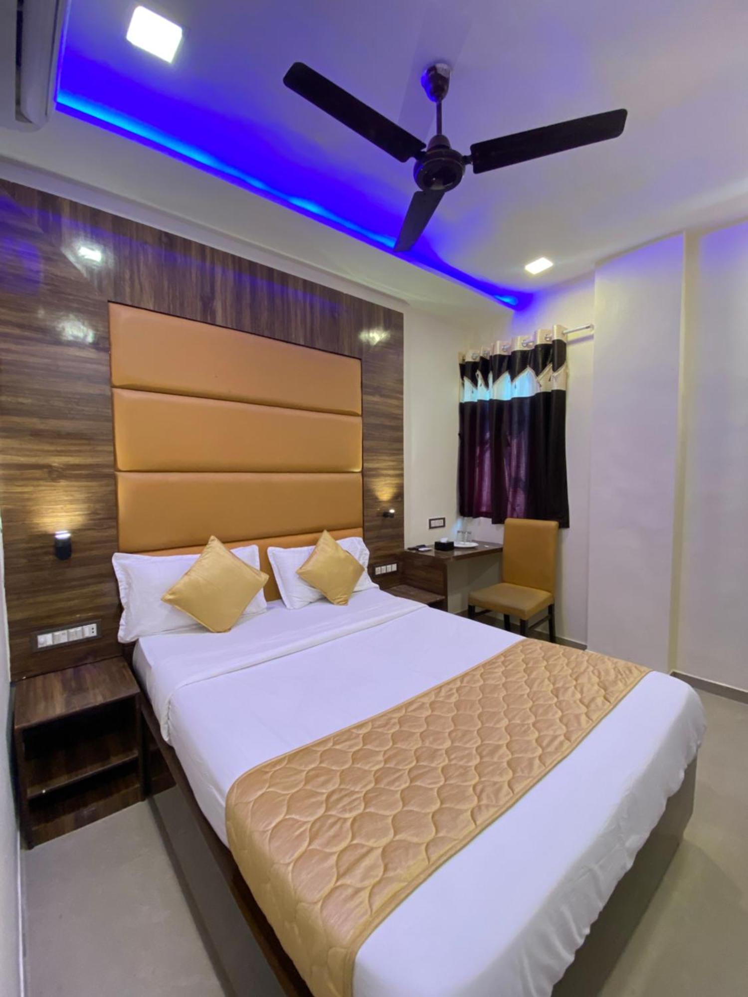 Hotel Blue Wellington - Near Mumbai Airport Extérieur photo
