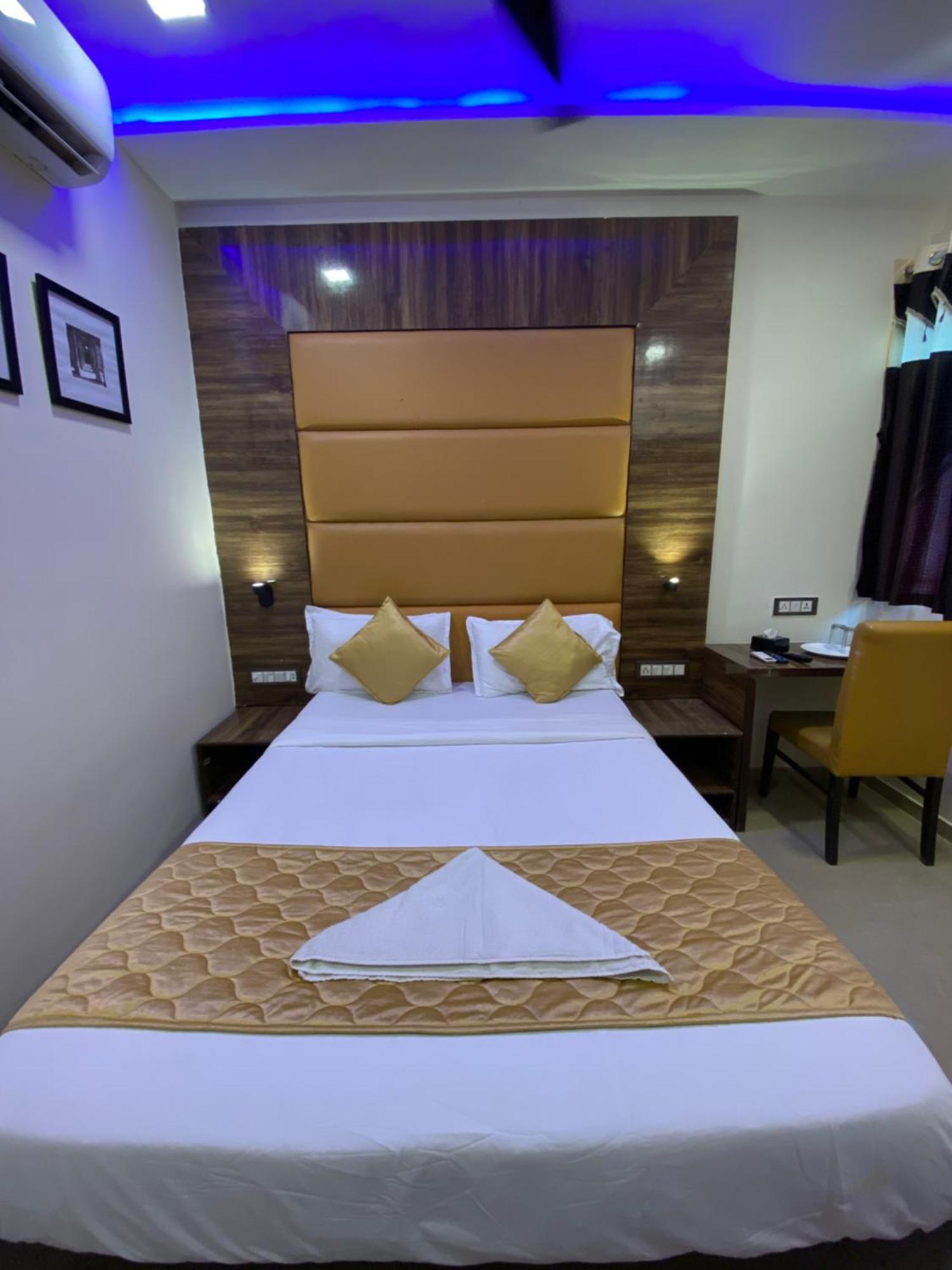 Hotel Blue Wellington - Near Mumbai Airport Extérieur photo