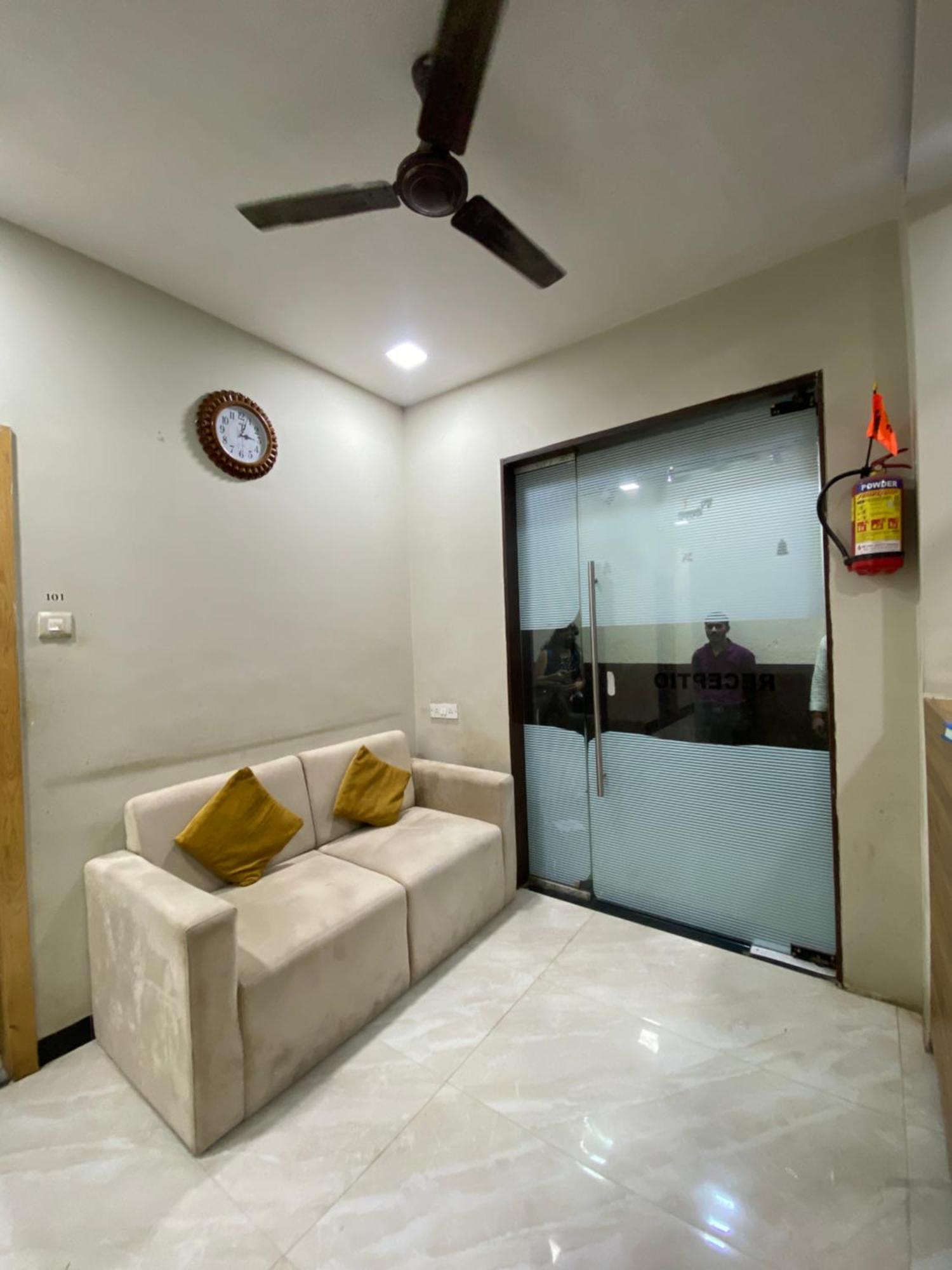 Hotel Blue Wellington - Near Mumbai Airport Extérieur photo