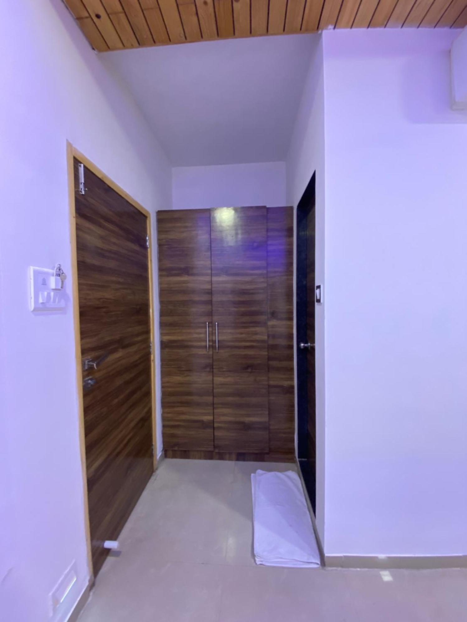 Hotel Blue Wellington - Near Mumbai Airport Extérieur photo