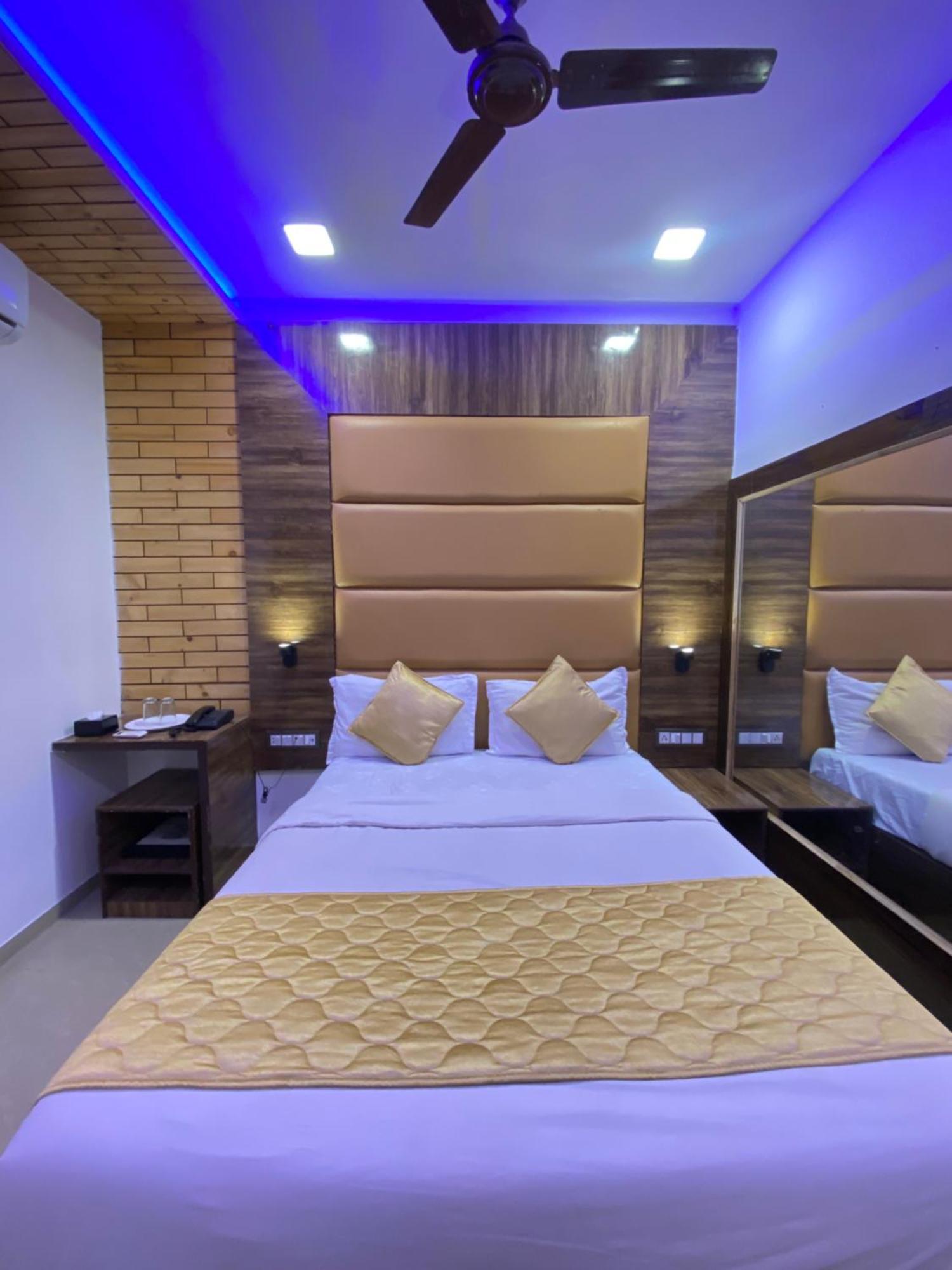Hotel Blue Wellington - Near Mumbai Airport Extérieur photo