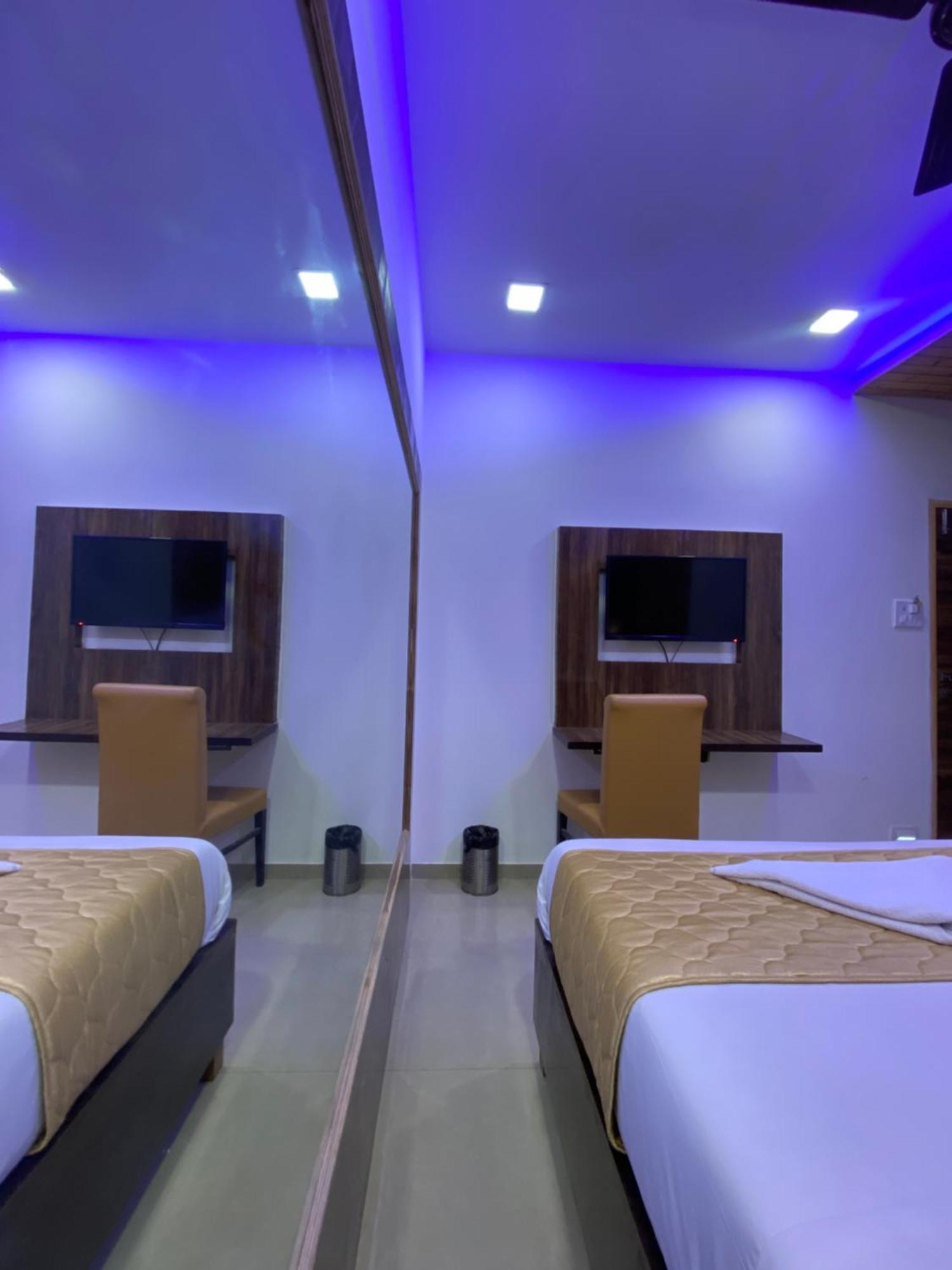 Hotel Blue Wellington - Near Mumbai Airport Extérieur photo