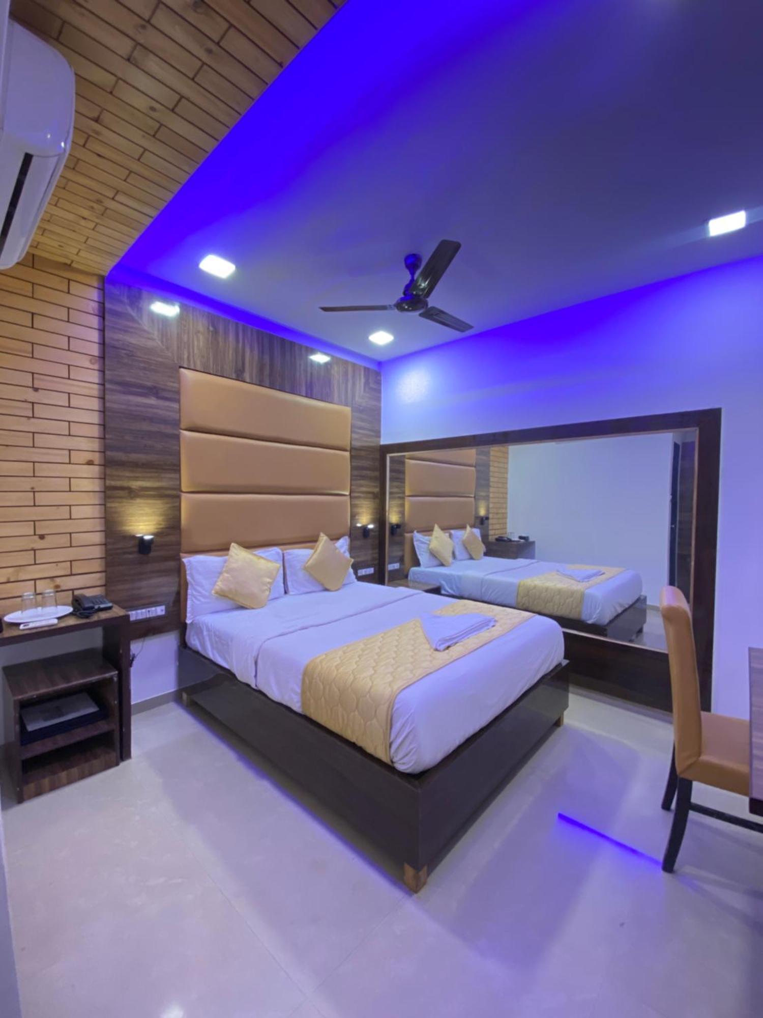 Hotel Blue Wellington - Near Mumbai Airport Extérieur photo